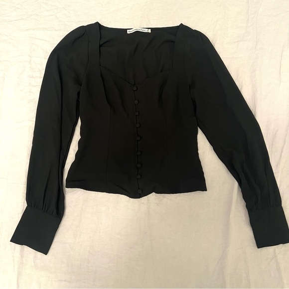 Button through top - Picture 2 of 4